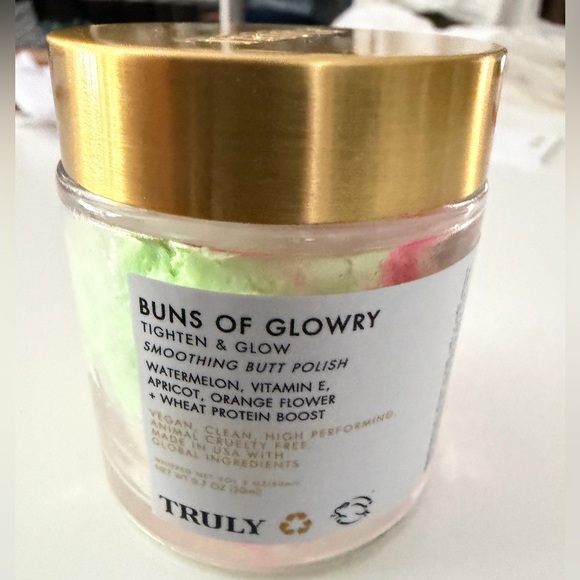 Truly Butt Butter  Glowry Tighten & Glow Smoothing Behind - Picture 3 of 5